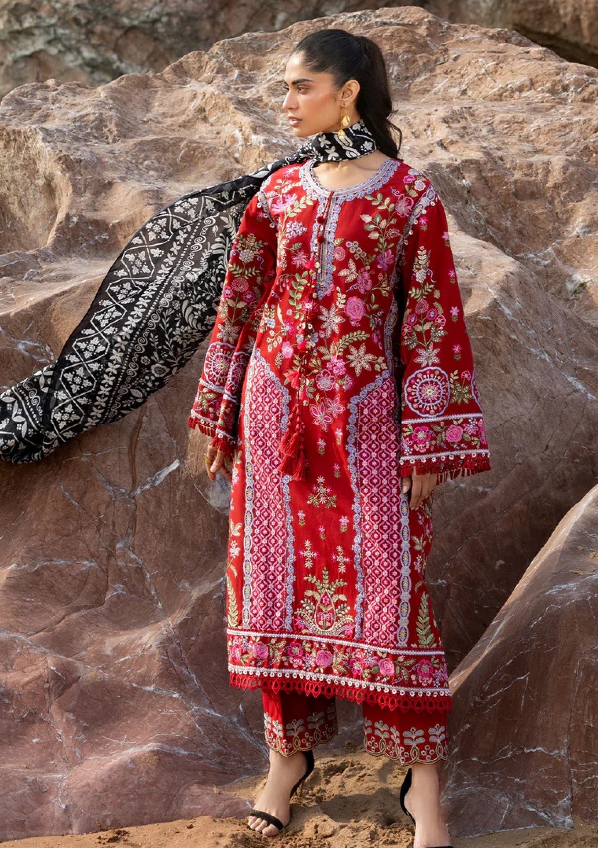 Lawn - Sadaf Fawad Khan - Siraa - Luxury 26 - Laal photo 2