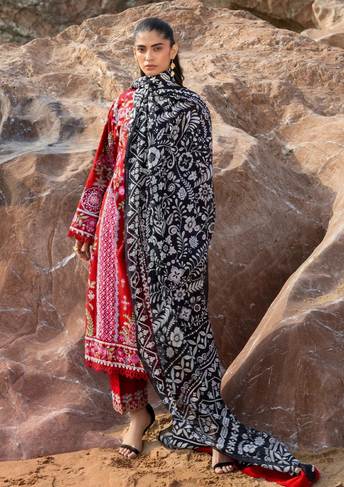 Lawn - Sadaf Fawad Khan - Siraa - Luxury 26 - Laal photo 3