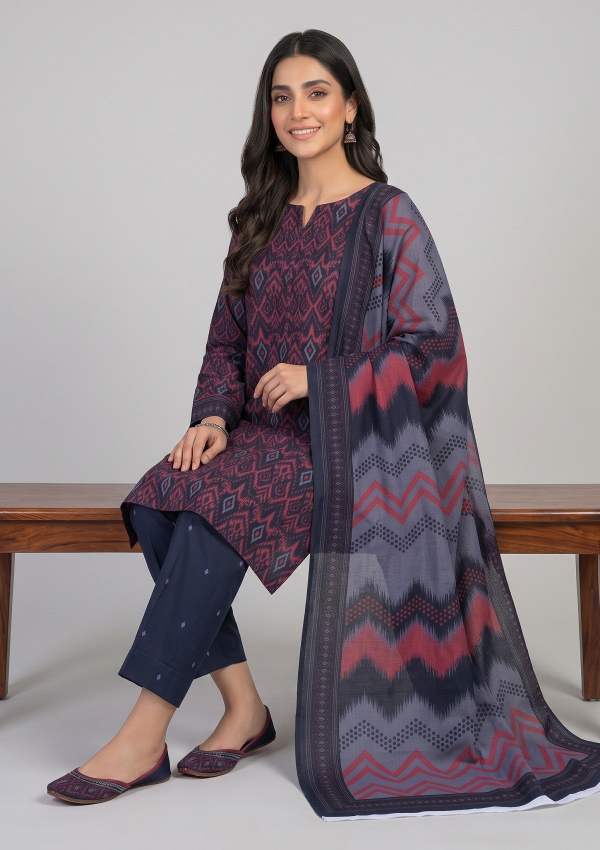 Winter - Rubaaiyat - Bana Dora Linen 26 - D#23 - Red & Black photo 3