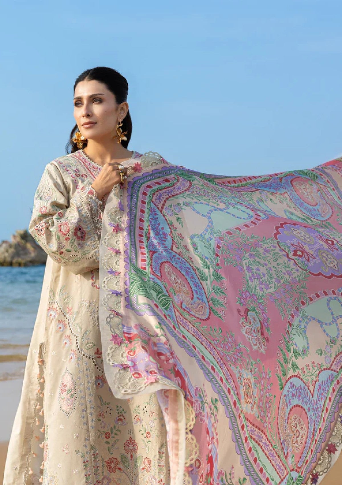 Lawn - Sadaf Fawad Khan - Siraa - Luxury 26 - Sunehri photo 2