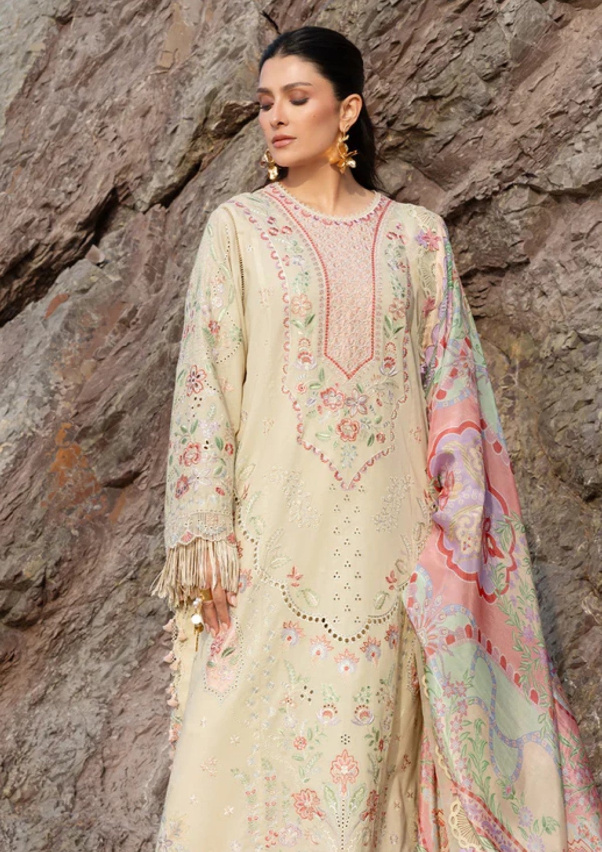 Lawn - Sadaf Fawad Khan - Siraa - Luxury 26 - Sunehri photo 3