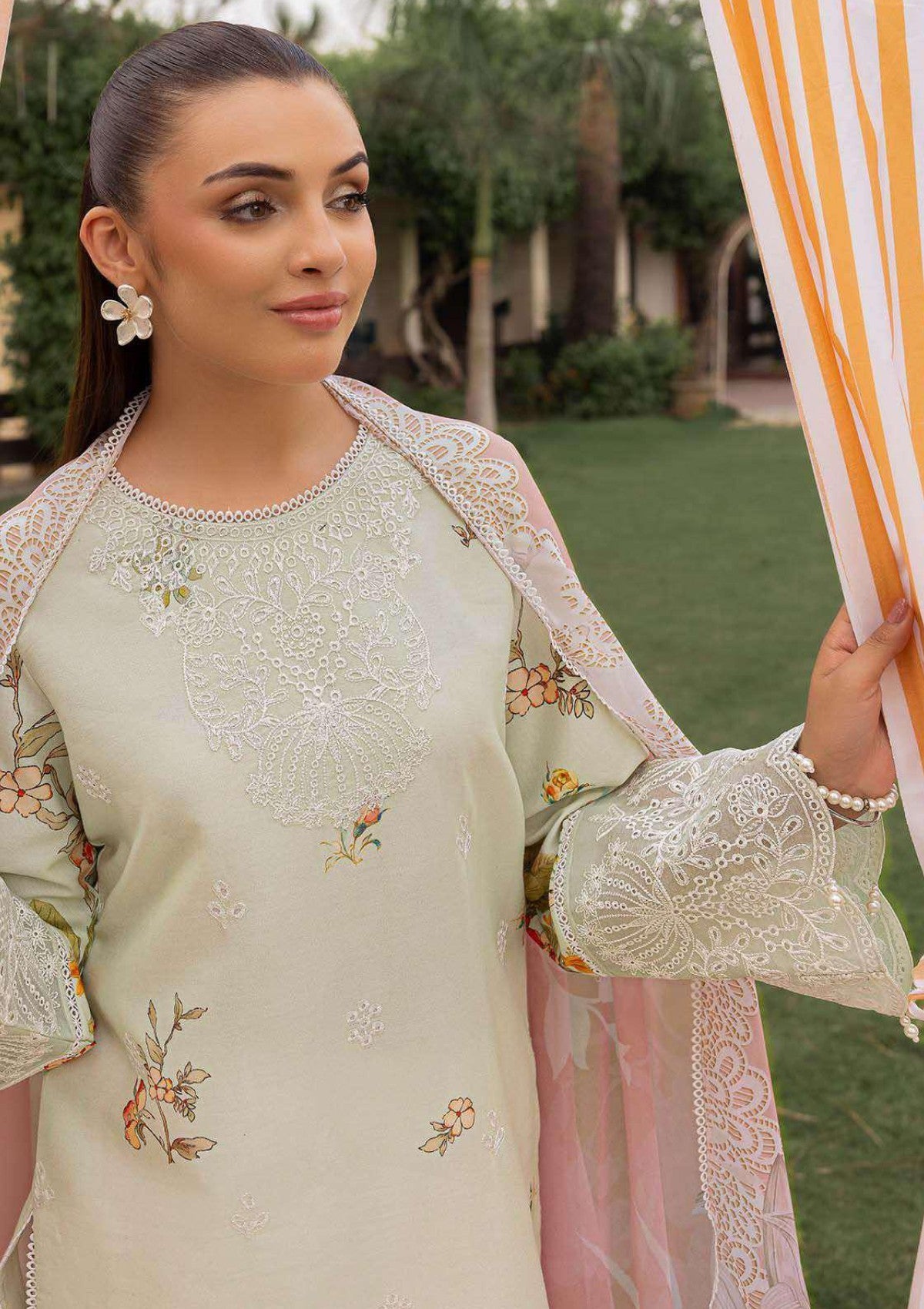 Lawn - Saad Shaikh - Mojito - Printed 25 - SS#1107 - Floral Mirage image 3