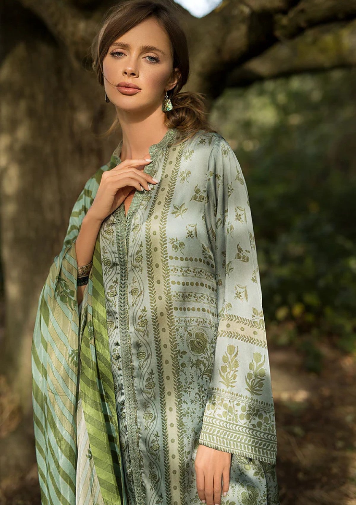 Winter - Sobia Nazir - Satin Edit - Unstitched 25 - SU#02 photo 3