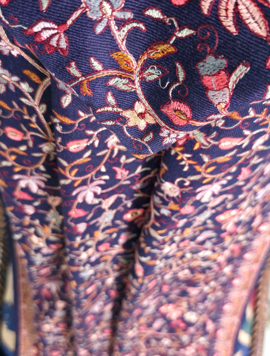 Pashmina Embroidered Jaaldar Shawl D#01 - Blue photo 4