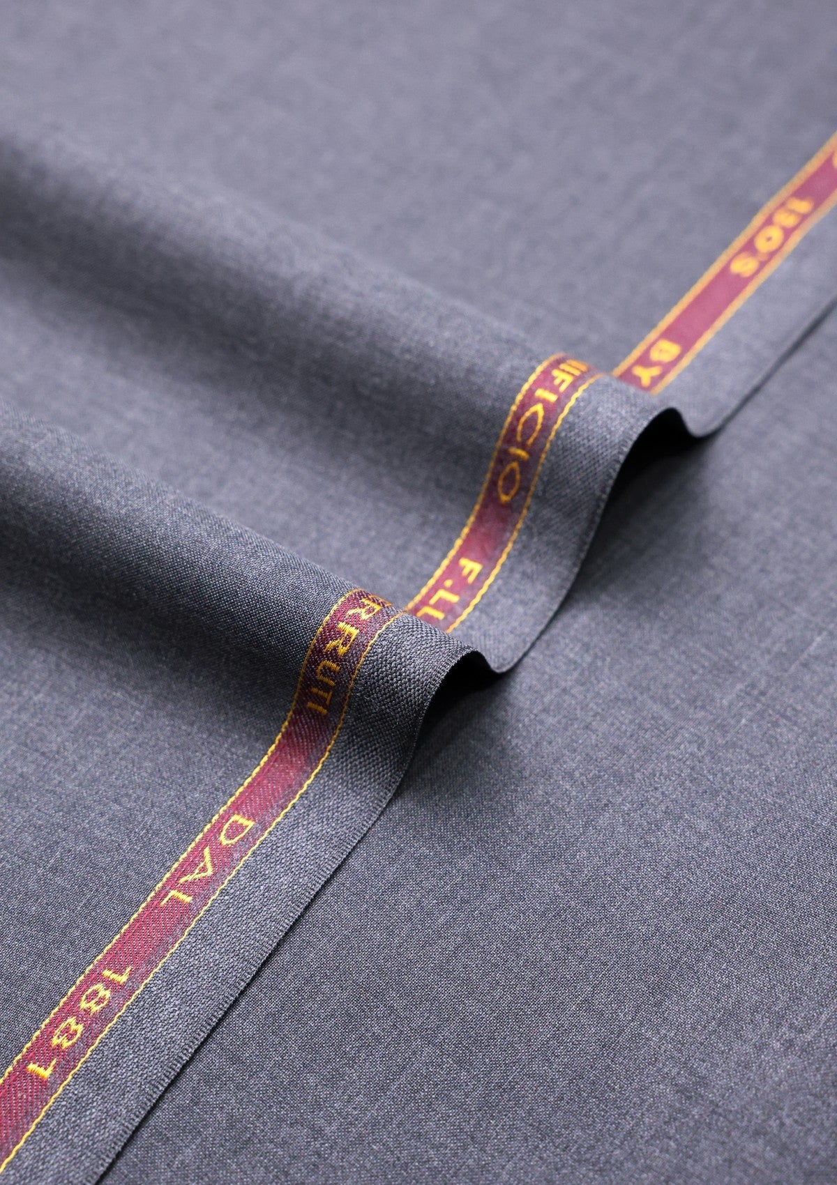 Cerruti Metallizzato Super 130's wool Fabric D#01 - Medium Grey photo 3
