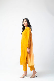 ZARFINA IAKC-UF-17 ready-to-wear khaddar suit - image 3