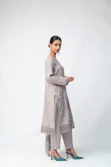 ZARFINA IAKC-UF-18 ready-to-wear khaddar suit - image 2