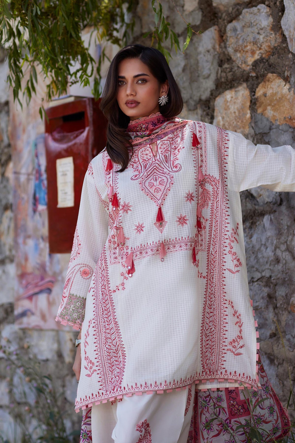 Unstitched Embroidered 3 Piece Muzlin Suit — 1000000093629 photo 5