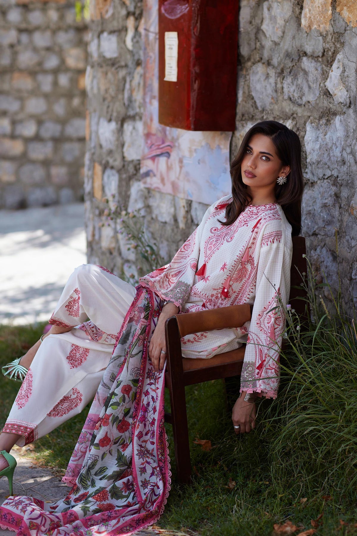 Unstitched Embroidered 3 Piece Muzlin Suit — 1000000093629 photo 8