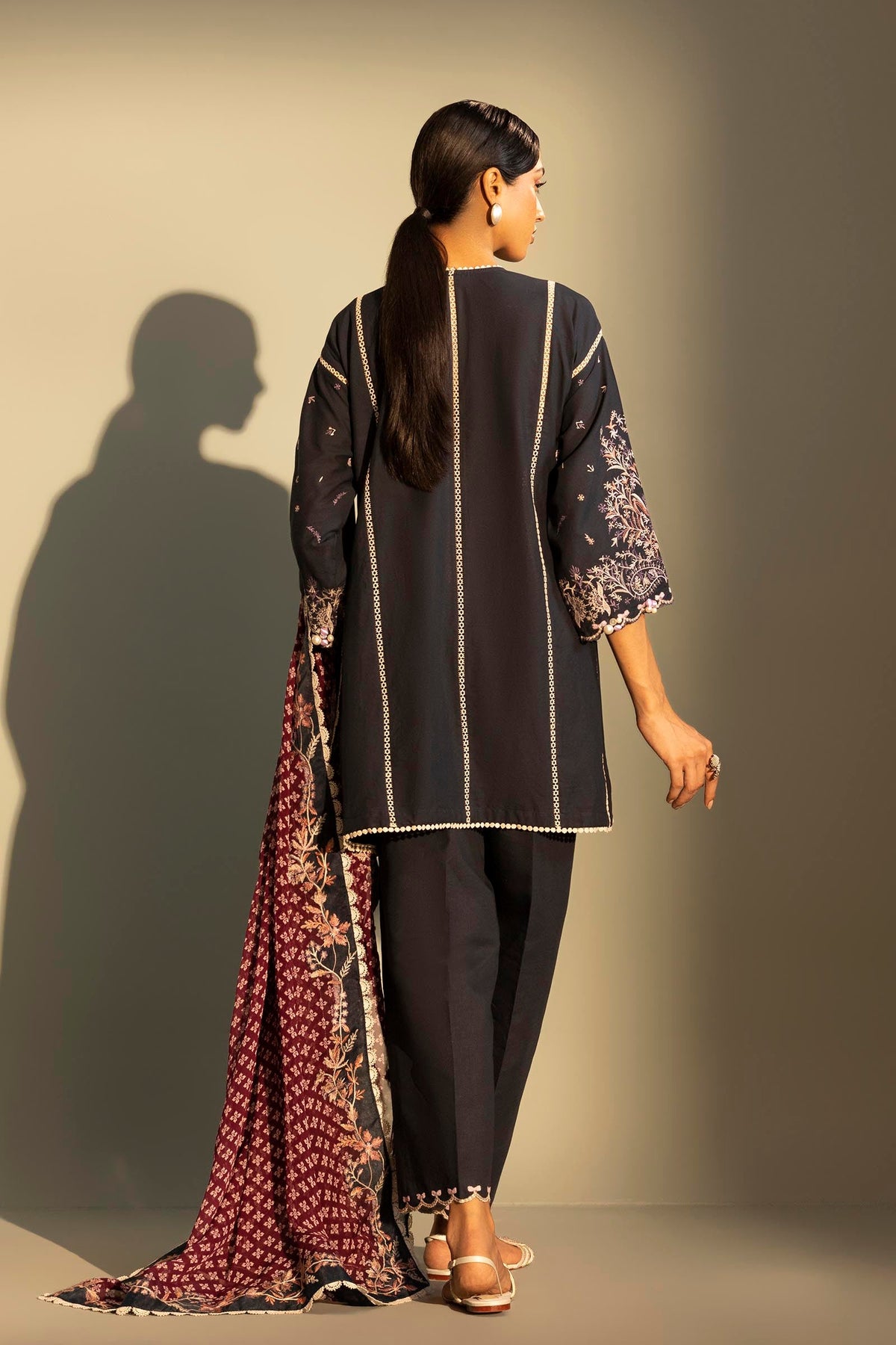 Unstitched Embroidered 3 Piece Muzlin Suit — 1000000093638 photo 2