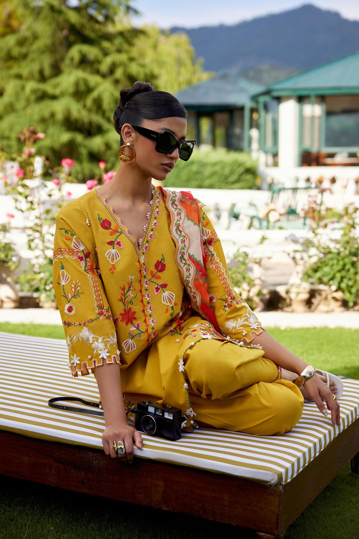 Unstitched Embroidered 3 Piece Muzlin Suit — 1000000093640 photo 3