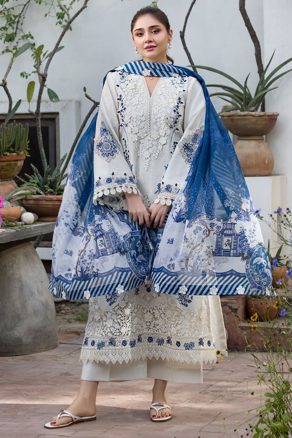 6118-LIGRIA EMBROIDERED LAWN UNSTITCHED photo 5