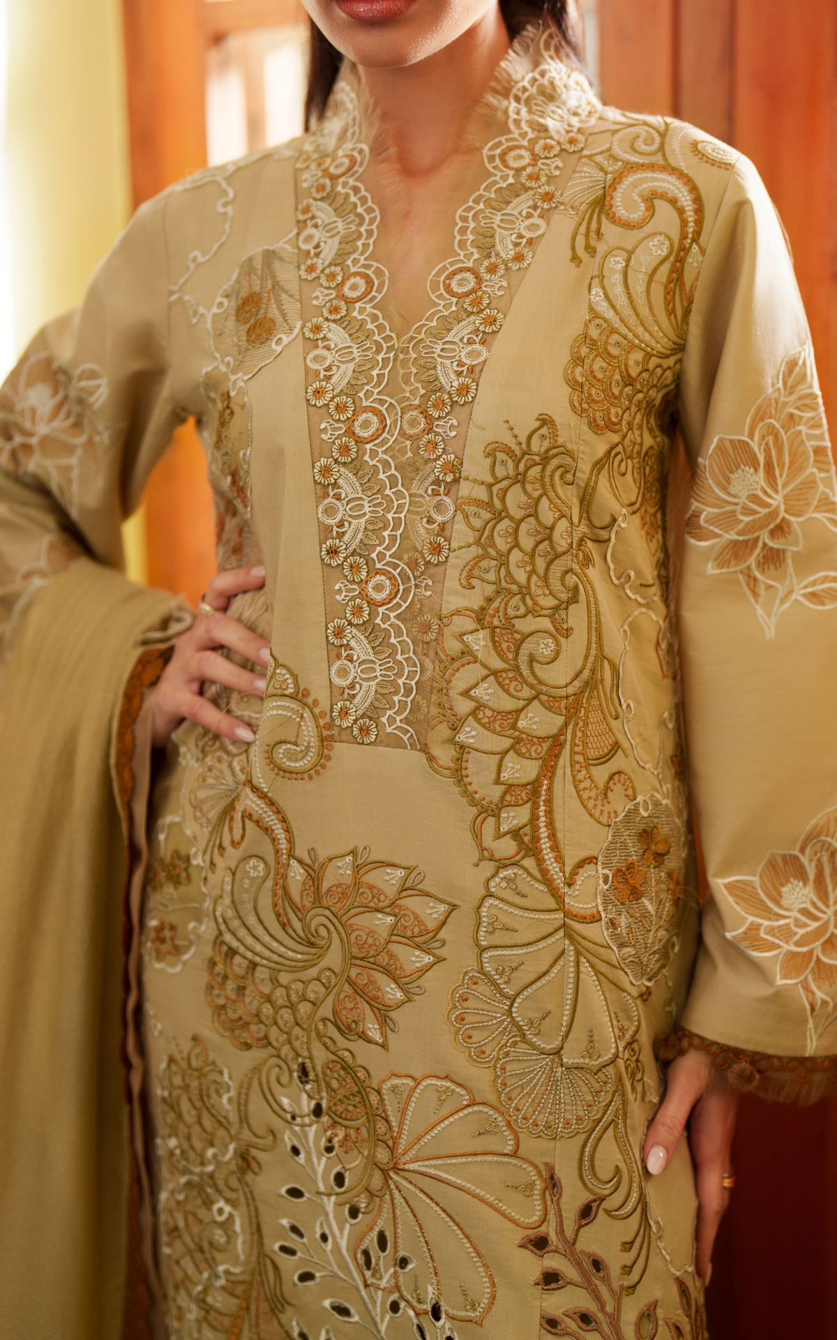 Asifa & Nabeel Urban Serenity VUL26-09 official image 2
