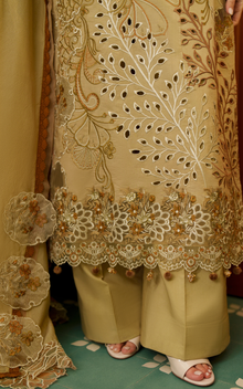 Asifa & Nabeel Urban Serenity VUL26-09 official image 3