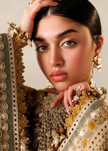 Baroque EL26-D07 embroidery sleeve and fabric details