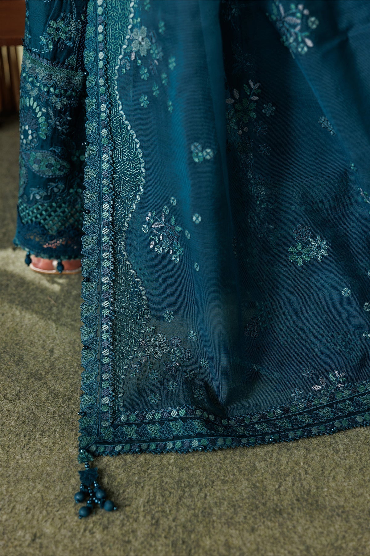 Baroque Eid Lawn 2026 EL26-D04 teal blue unstitched suit designer gallery view 4