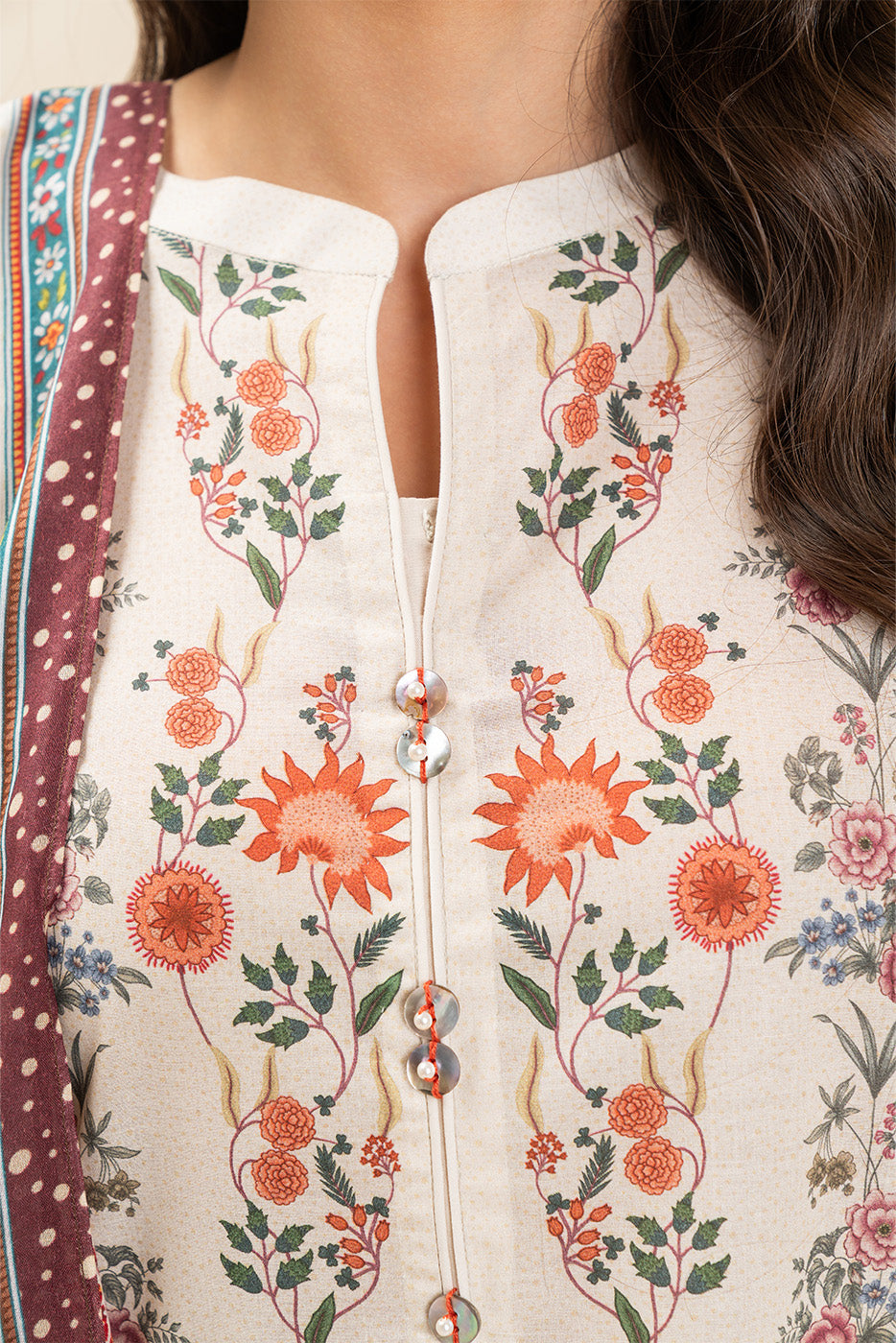 Beechtree Ecru Paisly official gallery view 5