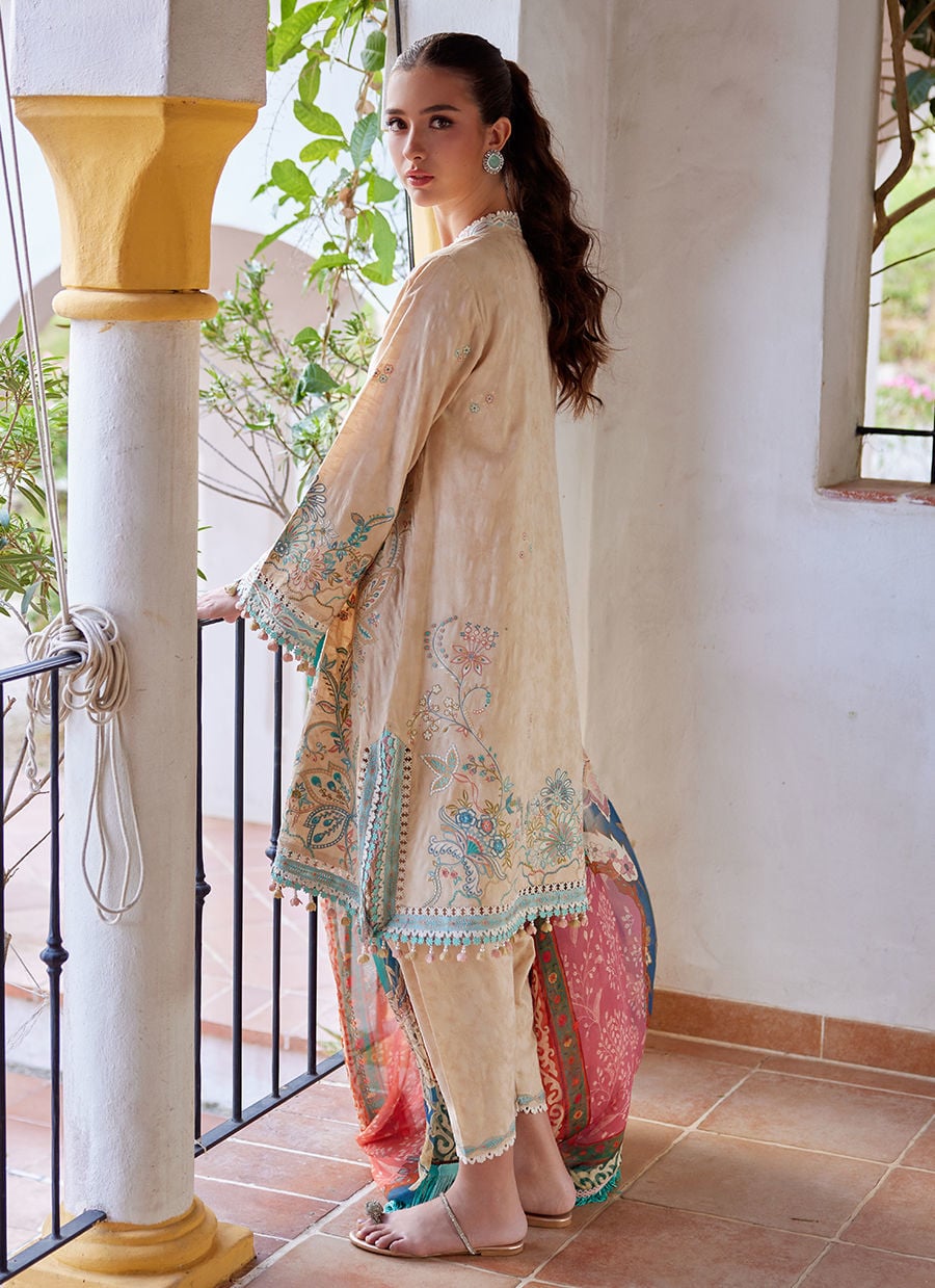 Farah Talib Aziz Isabella Sand image 3