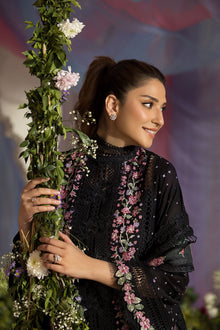Sobia Nazir Design 4B Luxury Lawn 2025 Unstitched picture 4