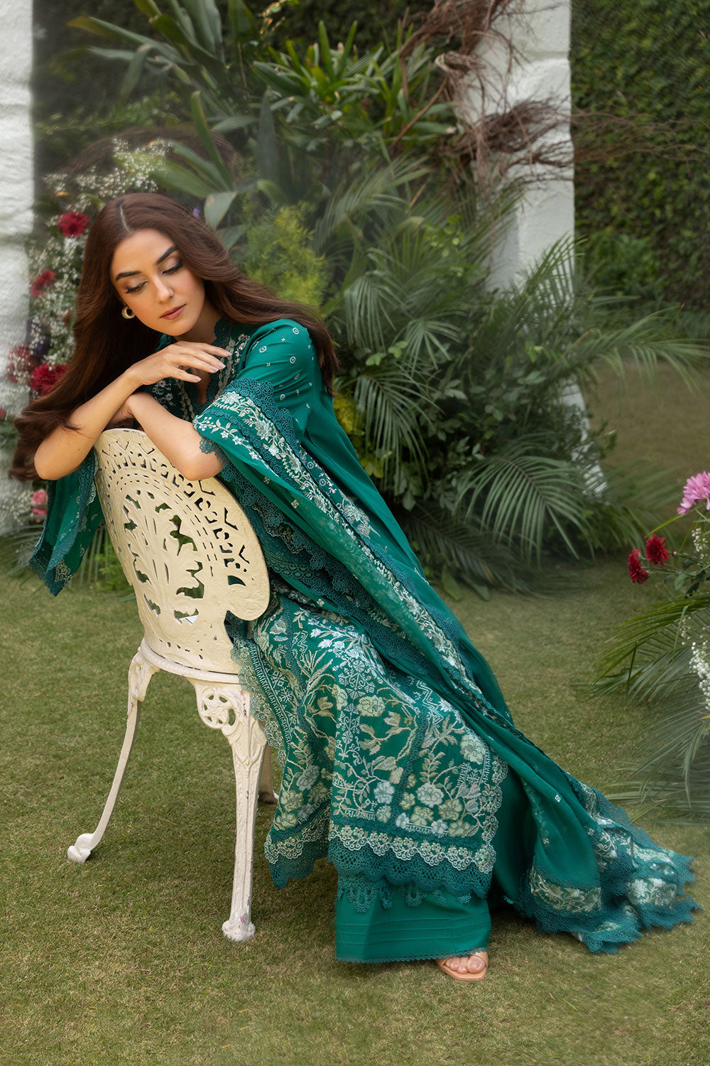 Sobia Nazir Design 8B Luxury Lawn 2025 Unstitched picture 4
