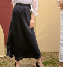 The Closet Black & White Skirts Set photo 1