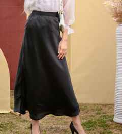 The Closet Maroon & Black Skirts Set photo 3