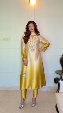 UHK – Shehnai Festive Gulrang – Gold Ombré 3-Piece front, complete model photograph
