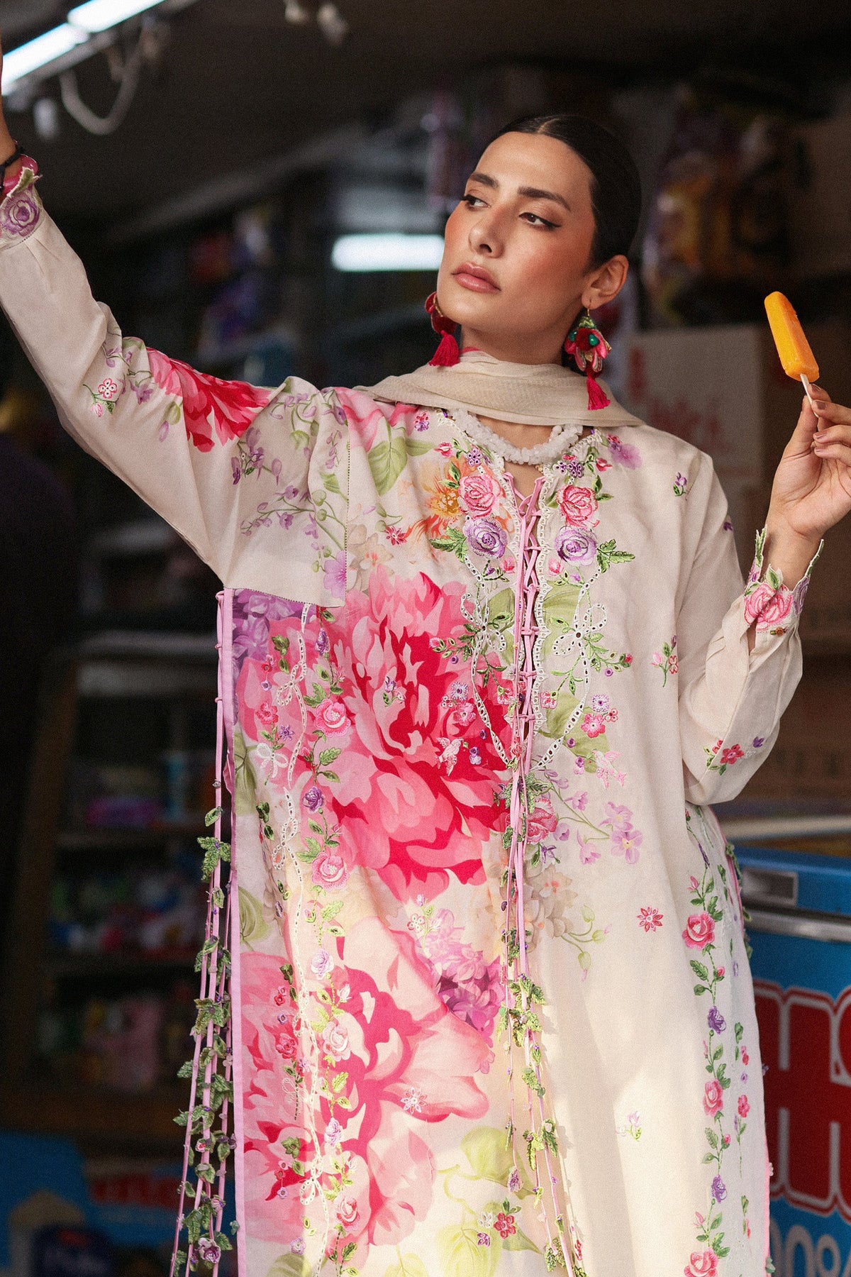 Lawn - Zaha - Festive 26 - ZF#05 - PINK MINK FROLIC — outfit image 3