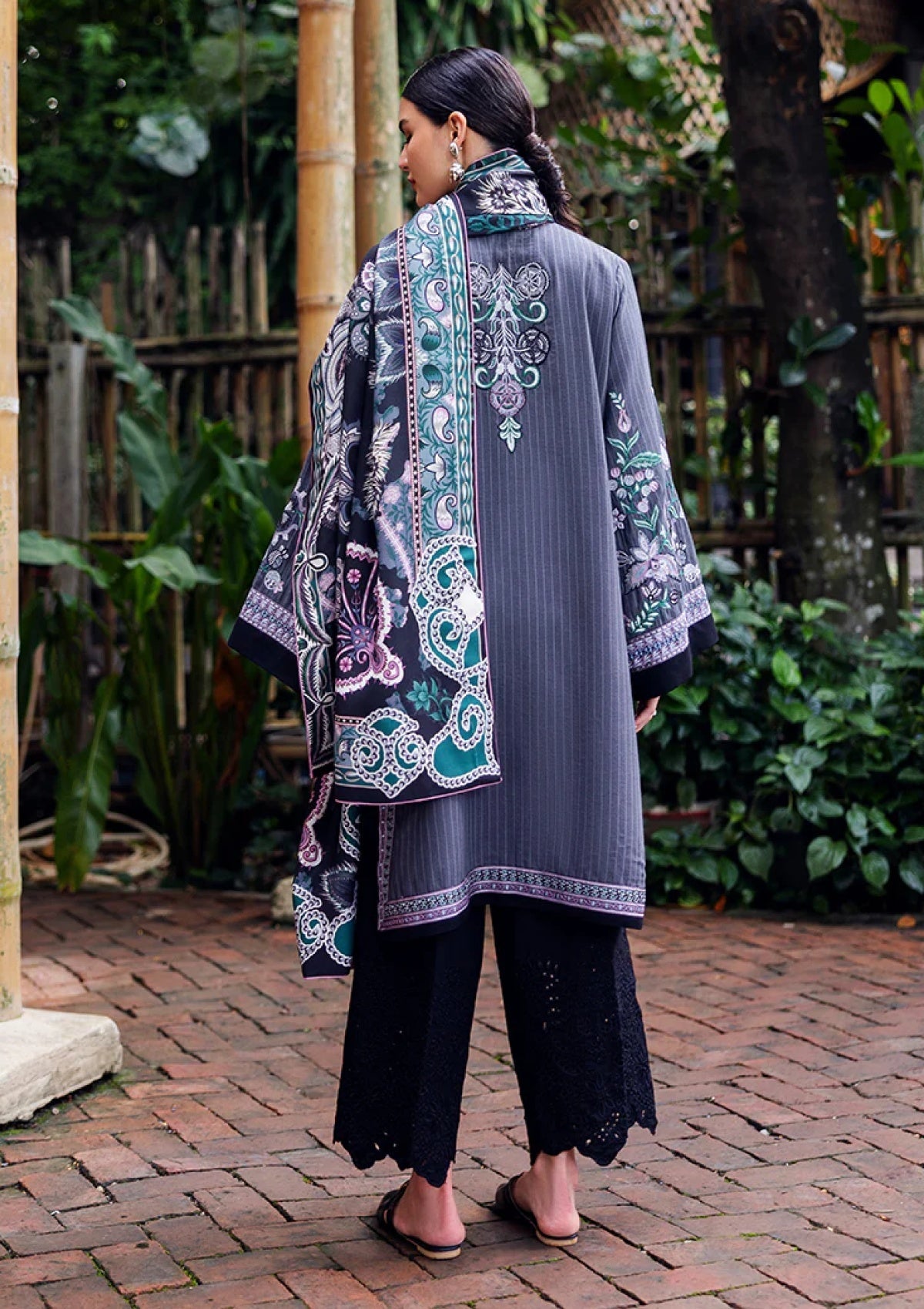Winter - Mushq - Hemline - Symphony - Karandi Edit 25 - HUN#205 - Silver Mist image 2