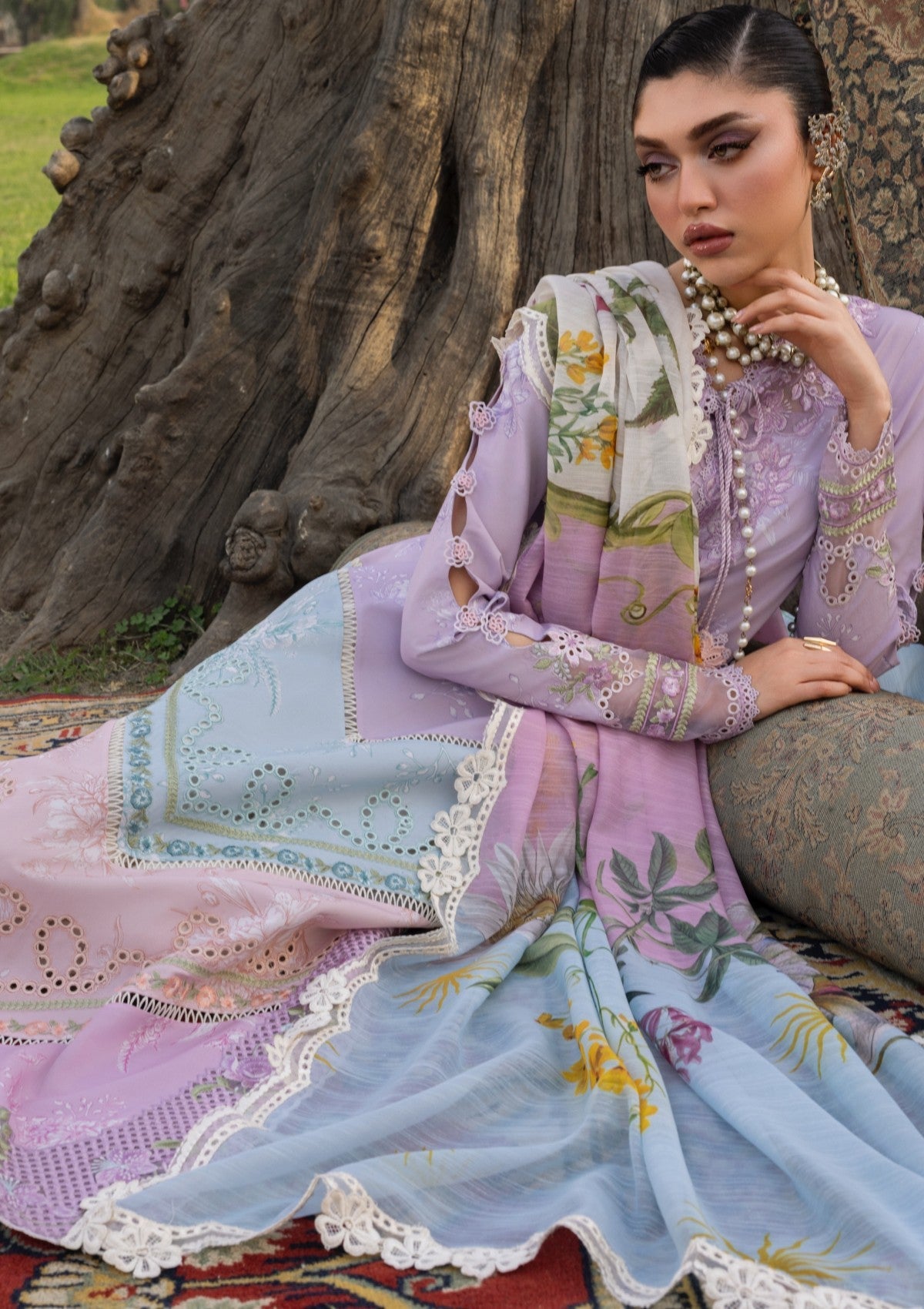 Lawn - Saira Shakira - Bloom Unstitched 26 - SSB#01B - AVA image 3